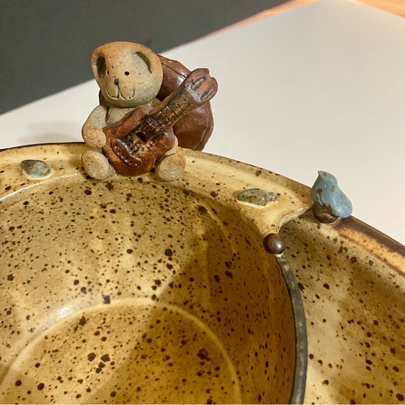 Hand Made Studio Pottery Artist Signed Chip & Dip Platter Bear Playing Guitar - Picture 5 of 14